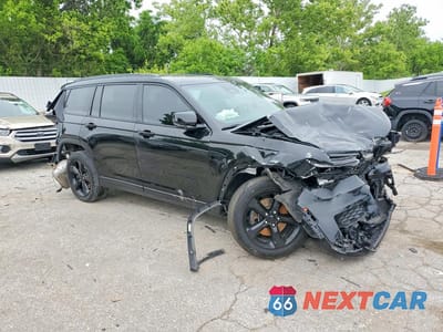 Czwarte zdjęcie samochodu z boku: 2024 JEEP GRAND CHEROKEE L LAREDO VIN:1C4RJKAG4R8530188 - miniatura