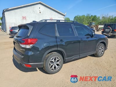 Trzecie zdjęcie samochodu z tyłu: 2022 SUBARU FORESTER PREMIUM VIN:JF2SKADC4NH487615 - miniatura