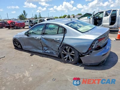 Drugie zdjęcie samochodu z przodu: 2021 VOLVO S60 T8 RECHARGE R-DESIGN VIN:7JRBR0FZ3MG122743 - miniatura
