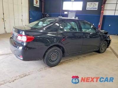 Trzecie zdjęcie samochodu z tyłu: 2011 TOYOTA COROLLA LE VIN:JTDBU4EE6B9131800 - miniatura