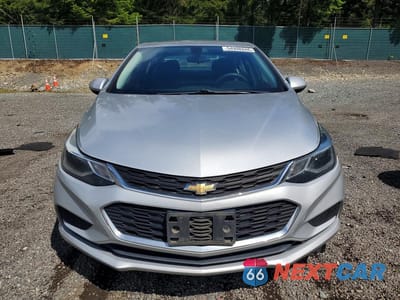 Piąte zdjęcie samochodu w środku: 2018 CHEVROLET CRUZE LT VIN:1G1BE5SM3J7106581 - miniatura