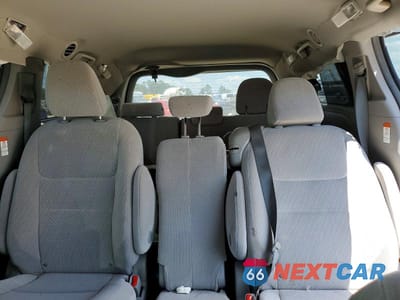 Zdjęcie 10 z 13 samochodu: 2017 TOYOTA SIENNA LE VIN:5TDKZ3DC9HS847340 - miniatura
