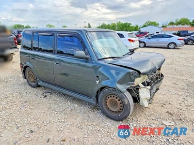 Czwarte zdjęcie samochodu z boku: 2005 TOYOTA SCION XB VIN:JTLKT334050202350 - miniatura