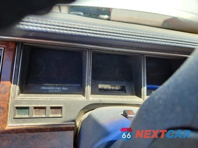Zdjęcie 9 z 12 samochodu: 1992 LINCOLN TOWN CAR CARTIER VIN:1LNLM83W3NY727315 - miniatura