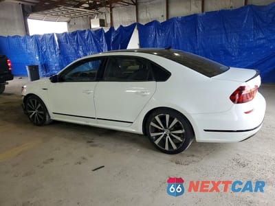 Drugie zdjęcie samochodu z przodu: 2018 VOLKSWAGEN PASSAT GT VIN:1VWJM7A33JC038619 - miniatura
