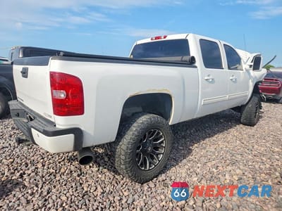 Trzecie zdjęcie samochodu z tyłu: 2011 CHEVROLET SILVERADO K2500 HEAVY DUTY LTZ VIN:1GC1KYE86BF102883 - miniatura