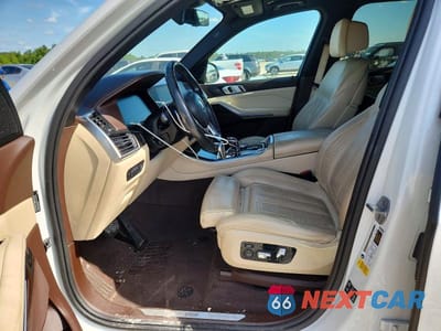Zdjęcie 7 z 13 samochodu: 2019 BMW X5 XDRIVE40I VIN:5UXCR6C5XKLK85383 - miniatura