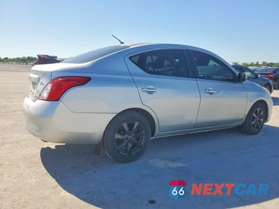 Trzecie zdjęcie samochodu z tyłu: 2012 NISSAN VERSA 1.6 S VIN:3N1CN7AP3CL813636 - miniatura