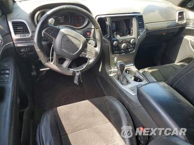 Zdjęcie 8 z 11 samochodu: 2017 JEEP GRAND CHEROKEE SRT-8 VIN:1C4RJFDJ9HC646822 - miniatura