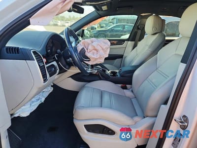 Zdjęcie 7 z 13 samochodu: 2022 PORSCHE CAYENNE VIN:WP1AA2AYXNDA01494 - miniatura