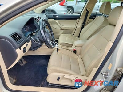 Zdjęcie 7 z 12 samochodu: 2010 VOLKSWAGEN JETTA SE VIN:3VWRZ7AJ0AM033766 - miniatura