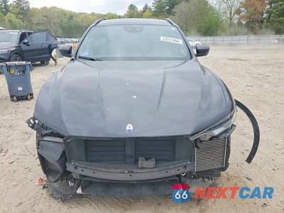 Piąte zdjęcie samochodu w środku: 2022 MASERATI LEVANTE BASE VIN:ZN661XUA7NX395181 - miniatura