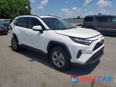 Czwarte zdjęcie samochodu z boku: 2024 TOYOTA RAV4 HYBRID XLE VIN:4T3RWRFV6RU115336 - miniatura