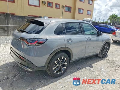 Trzecie zdjęcie samochodu z tyłu: 2026 HONDA HR-V EXL VIN:3CZRZ1H78TM727158 - miniatura