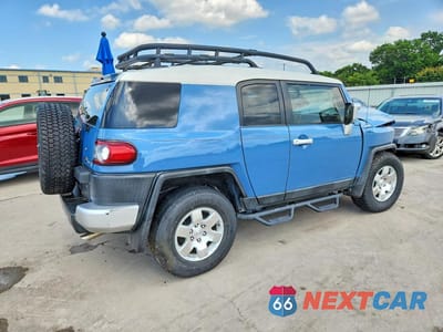 Trzecie zdjęcie samochodu z tyłu: 2012 TOYOTA FJ CRUISER BASE VIN:JTEZU4BF0CK012528 - miniatura