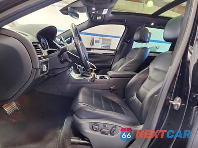 Zdjęcie 7 z 13 samochodu: 2017 VOLKSWAGEN TOUAREG WOLFSBURG VIN:WVGRF7BPXHD006039 - miniatura