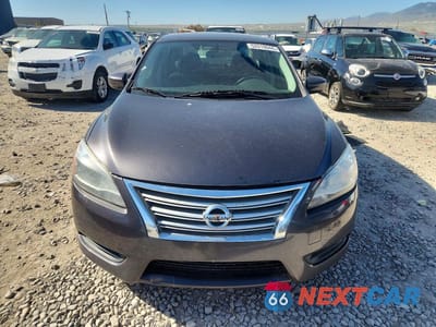Piąte zdjęcie samochodu w środku: 2014 NISSAN SENTRA SV VIN:3N1AB7AP3EY297929 - miniatura