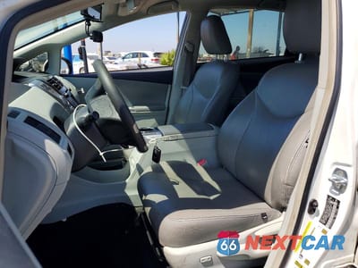Zdjęcie 7 z 12 samochodu: 2013 TOYOTA PRIUS V THREE VIN:JTDZN3EU8D3218276 - miniatura