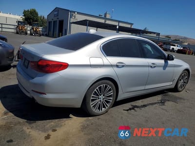 Trzecie zdjęcie samochodu z tyłu: 2019 BMW 530 I VIN:WBAJA5C55KBX86243 - miniatura