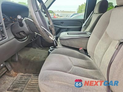 Zdjęcie 7 z 12 samochodu: 2005 CHEVROLET SILVERADO K1500 VIN:2GCEK19B351171962 - miniatura