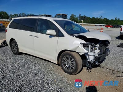 Czwarte zdjęcie samochodu z boku: 2018 TOYOTA SIENNA XLE 7-PASSENGER VIN:5TDYZ3DC1JS924220 - miniatura