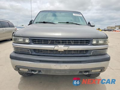 Piąte zdjęcie samochodu w środku: 2002 CHEVROLET SILVERADO K1500 VIN:2GCEK19T121210133 - miniatura