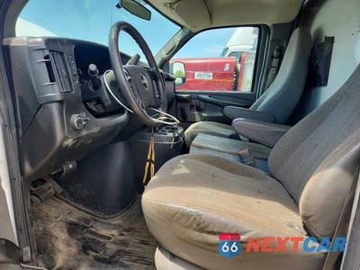Zdjęcie 7 z 12 samochodu: 2014 GMC SAVANA CUTAWAY G3500 VIN:1GD072BGXE1176598 - miniatura