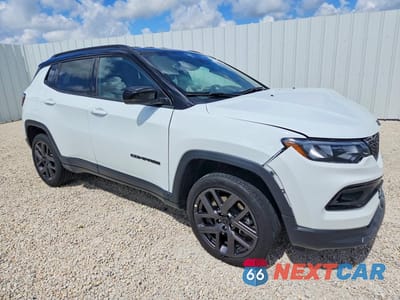 Czwarte zdjęcie samochodu z boku: 2026 JEEP COMPASS LIMITED VIN:3C4NJDCNXTT188082 - miniatura