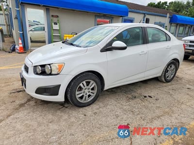 2014 CHEVROLET SONIC LT 1G1JC5SH5E4208718 - główne zdjęcie licytacji z USA - miniatura