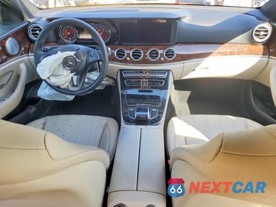 Zdjęcie 8 z 12 samochodu: 2018 MERCEDES-BENZ E 300 4MATIC VIN:WDDZF4KB4JA404853 - miniatura
