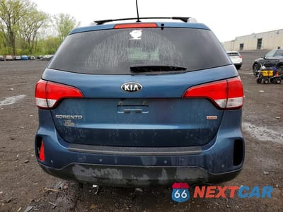 Zdjęcie 6 z 12 samochodu: 2015 KIA SORENTO LX VIN:5XYKTDA68FG604778 - miniatura