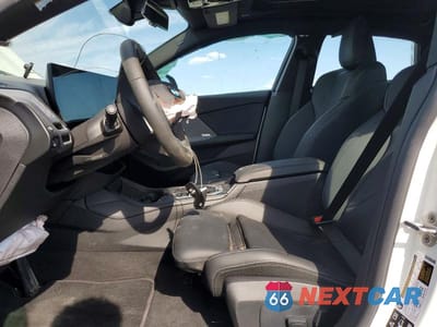 Zdjęcie 7 z 12 samochodu: 2026 BMW 228XI VIN:WBA23GG02T7U32239 - miniatura