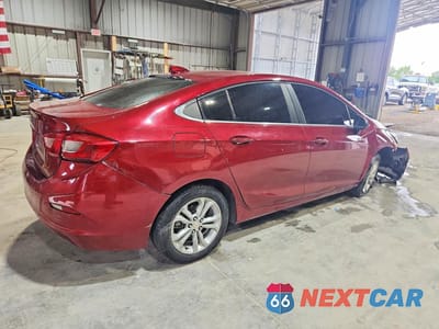 Trzecie zdjęcie samochodu z tyłu: 2019 CHEVROLET CRUZE LT VIN:1G1BE5SM5K7141737 - miniatura