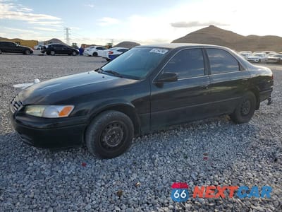 1998 TOYOTA CAMRY LE JT2BG22K2W0110743 - główne zdjęcie licytacji z USA - miniatura