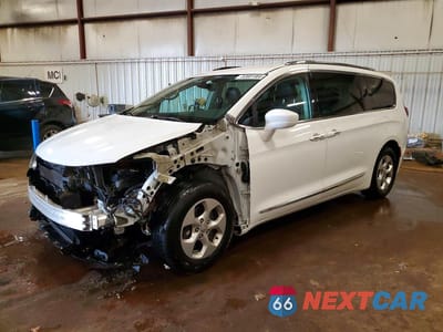 2017 CHRYSLER PACIFICA TOURING L PLUS 2C4RC1EG2HR599706 - główne zdjęcie licytacji z USA - miniatura