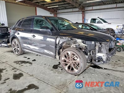 Czwarte zdjęcie samochodu z boku: 2021 AUDI SQ5 PREMIUM PLUS VIN:WA1B4AFY2M2008900 - miniatura