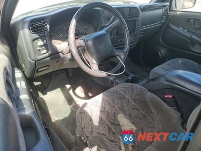 Zdjęcie 8 z 12 samochodu: 2002 GMC SONOMA VIN:1GTCS19W128215427 - miniatura
