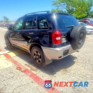 Trzecie zdjęcie samochodu z tyłu: 2004 TOYOTA RAV4 BASE VIN:JTEHD20V046013733 - miniatura