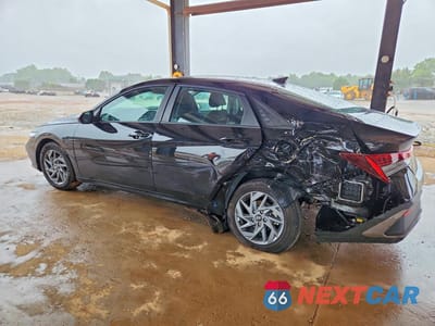 Drugie zdjęcie samochodu z przodu: 2024 HYUNDAI ELANTRA BLUE VIN:KMHLM4DJ5RU115576 - miniatura