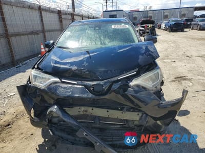 Piąte zdjęcie samochodu w środku: 2018 TOYOTA RAV4 LE VIN:2T3ZFREV4JW449855 - miniatura