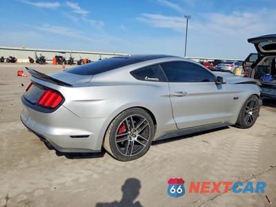 Trzecie zdjęcie samochodu z tyłu: 2016 FORD MUSTANG GT VIN:1FA6P8CF0G5306168 - miniatura