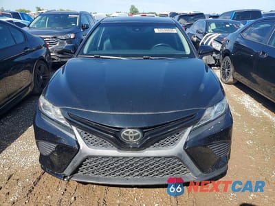 Piąte zdjęcie samochodu w środku: 2019 TOYOTA CAMRY SE VIN:4T1B11HK3KU170684 - miniatura