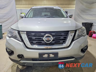 Piąte zdjęcie samochodu w środku: 2018 NISSAN PATHFINDER SV VIN:5N1DR2MM0JC646618 - miniatura