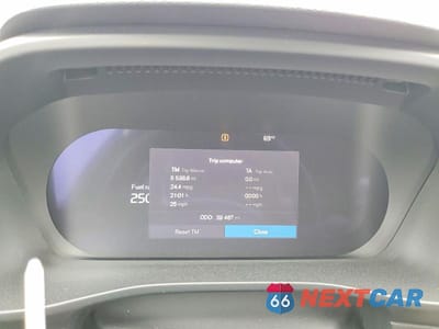 Zdjęcie 9 z 14 samochodu: 2024 VOLVO XC40 PLUS VIN:YV4L12UE2R2214501 - miniatura