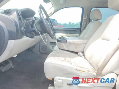 Zdjęcie 7 z 12 samochodu: 2011 CHEVROLET SILVERADO C1500 LT VIN:3GCPCSE03BG196279 - miniatura