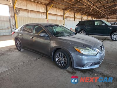 Czwarte zdjęcie samochodu z boku: 2017 NISSAN ALTIMA 2.5 S VIN:1N4AL3AP0HN342545 - miniatura