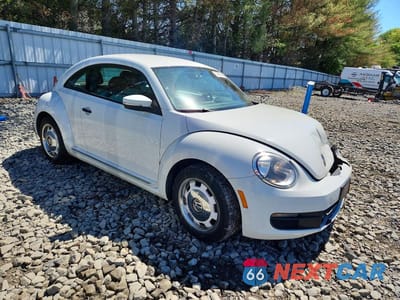 Czwarte zdjęcie samochodu z boku: 2015 VOLKSWAGEN BEETLE 1.8T VIN:3VWF17AT1FM601154 - miniatura