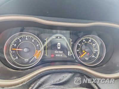 Zdjęcie 9 z 13 samochodu: 2015 JEEP CHEROKEE LATITUDE VIN:1C4PJLCS2FW631221 - miniatura