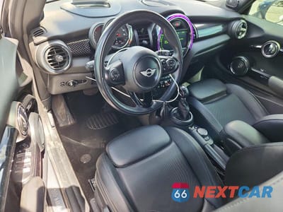 Zdjęcie 8 z 12 samochodu: 2018 MINI COOPER S VIN:WMWWG9C5XJ3C82827 - miniatura