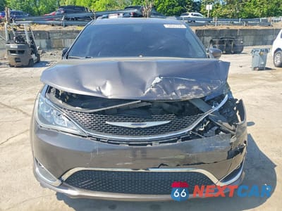 Piąte zdjęcie samochodu w środku: 2017 CHRYSLER PACIFICA TOURING L PLUS VIN:2C4RC1EG3HR543077 - miniatura
